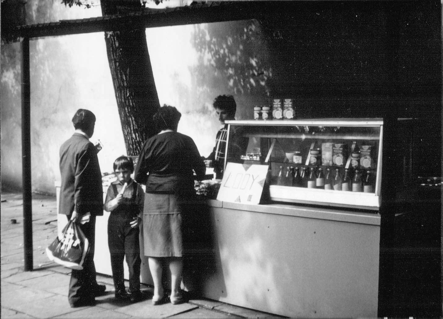 Ice cream stand, Gdańsk, 1990